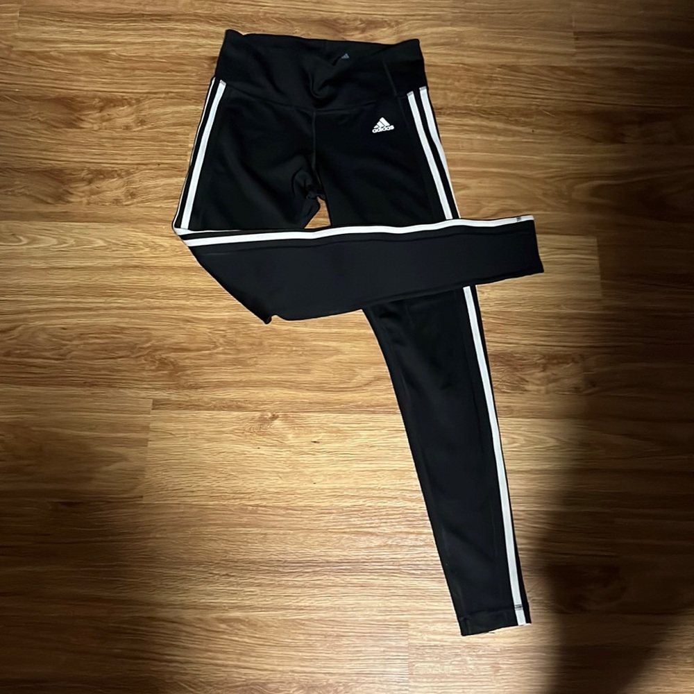 Adidas jogger pants size medium